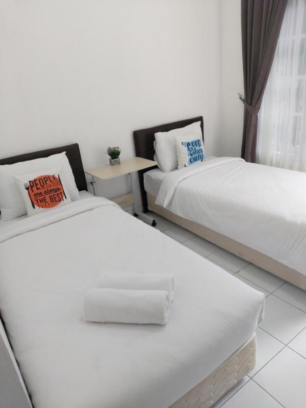 Tamadara Guesthouse Jogja Maguwo ภายนอก รูปภาพ
